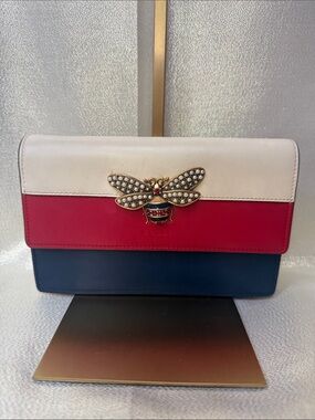 Gucci Cream Red Navy Queen Margaret Bee Flap Bag with Crossbody Chain